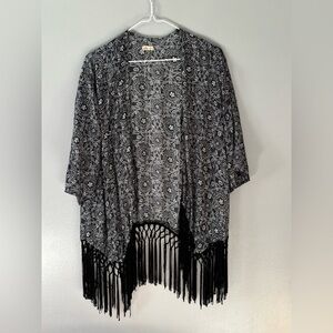 Hollister Kimono Open front Women's XS Blue Fringe Half Sleeve Boho Hippie.